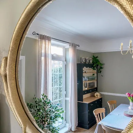 펜션 Regatta House 휫비