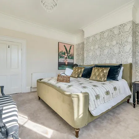 Regatta House Holiday home