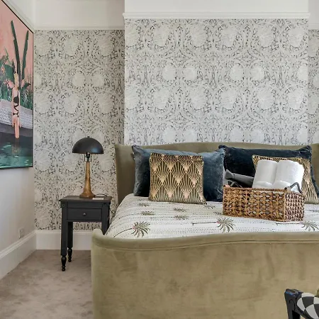Regatta House *